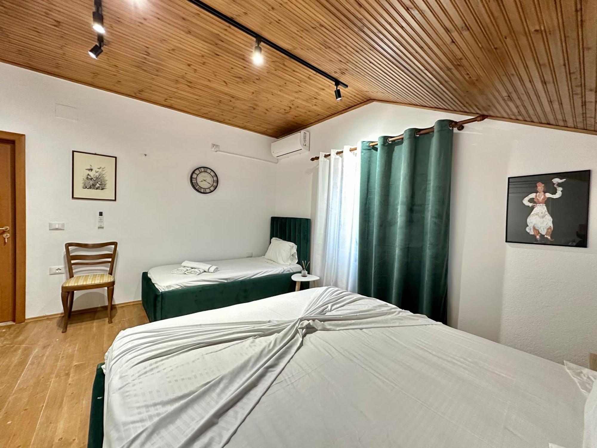 Lakeview Escape Koman Екстер'єр фото