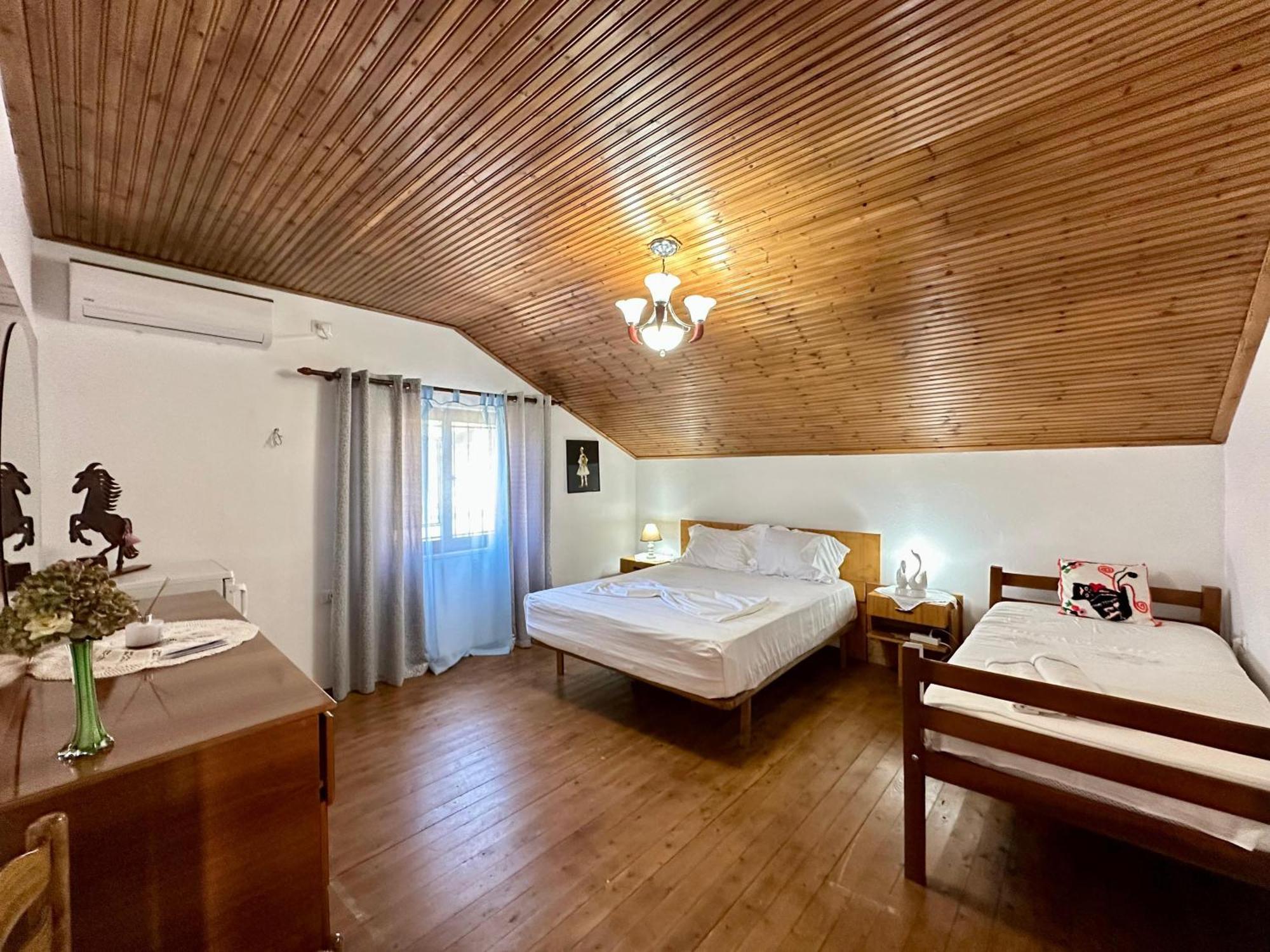 Lakeview Escape Koman Екстер'єр фото