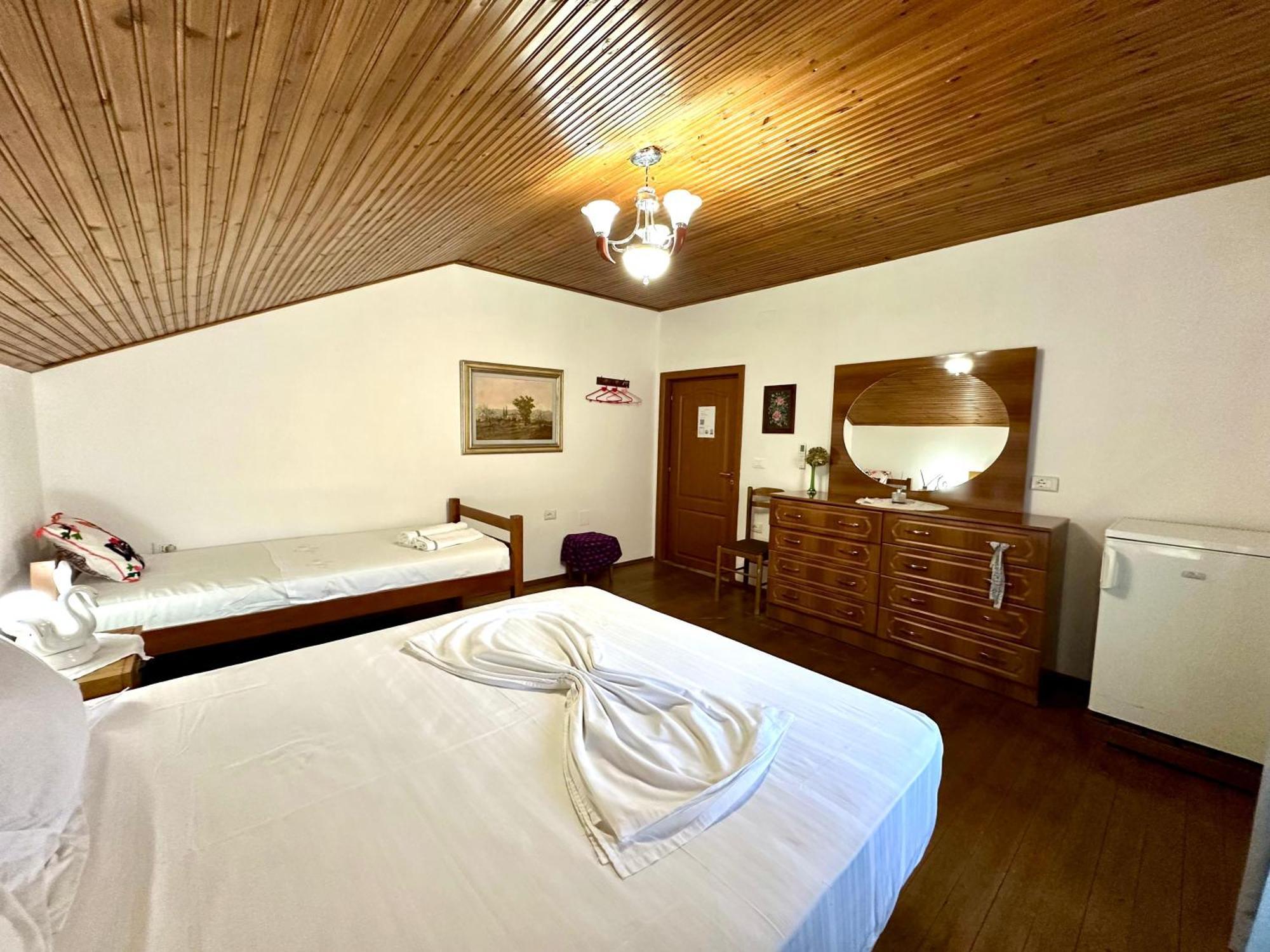 Lakeview Escape Koman Екстер'єр фото
